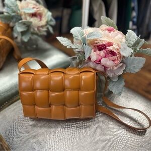 BOTTEGA VENETA Nappa
Maxi Intreccio Padded Cassette
Crossbody Bag